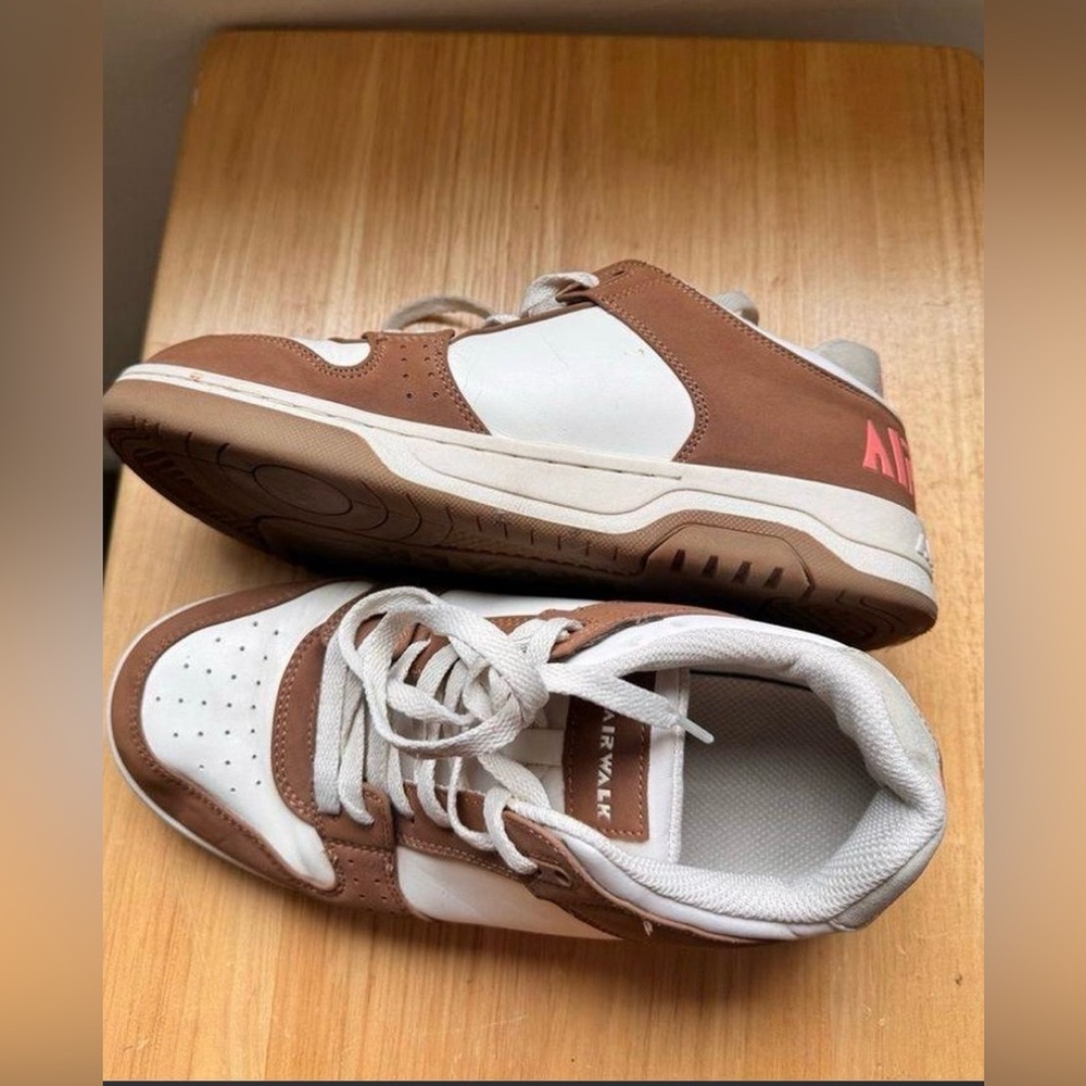 Airwalk Men’s Brown and White Skate Sneakers Size 8.5